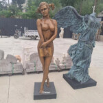 nude sculpture woman