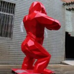 wild kong sculpture