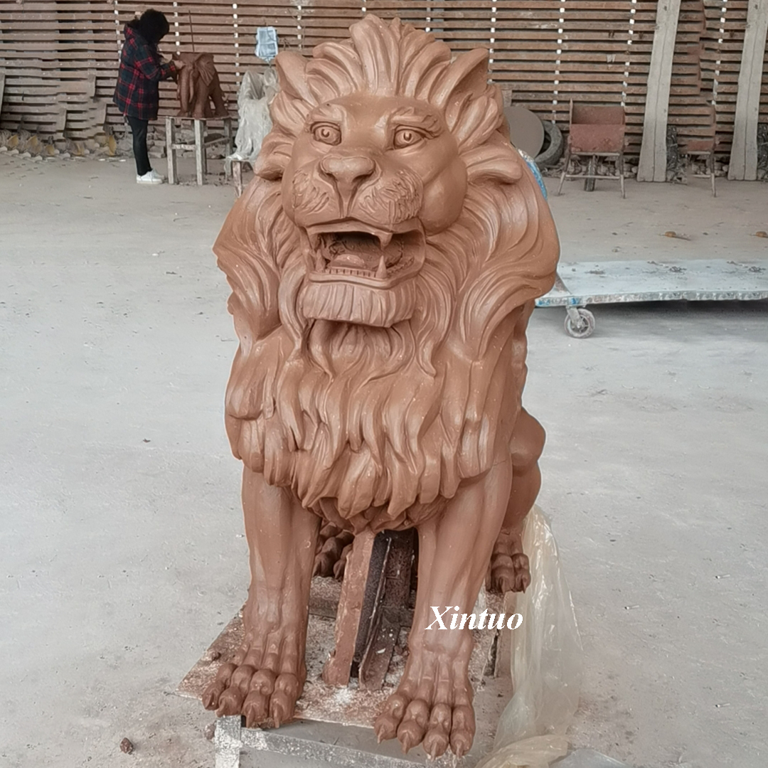 sitting lion sculpture