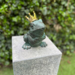 spitting frog fountain